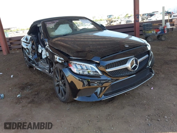 2019 Mercedes-Benz C 300 with VIN WDDWK8DB0KF776651, listed as a IAAI auction lot 42509259 with 28,061 mi miles and . Bid and sale history available at DreamBid. Image 1.