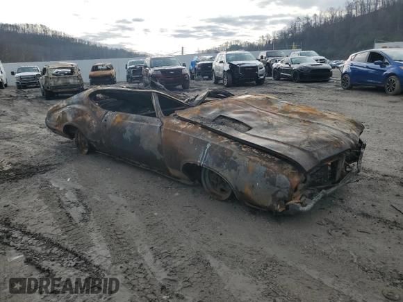 1972 Oldsmobile Cutlass z VIN 3G87H2R102297, wystawiony jako Copart lot #85957834 z przebiegiem Nie podano mil oraz Nie do naprawy. Historia ofert i sprzedaży dostępna na DreamBid. Obrazek 4.