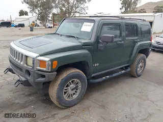 2006 Hummer H3 with VIN 5GTDN136868108992, listed as a IAAI auction lot 42053849 with 110,139 mi miles. Bid and sale history available at carsss.com. Image 2.