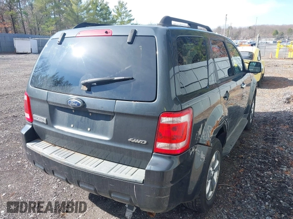 2008 Ford Escape XLT with VIN 1FMCU93108KA52105, listed as a IAAI auction lot 41887169 with 137,539 mi miles. Bid and sale history available at carsss.com. Image 4.