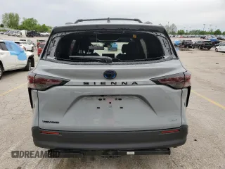 2025 Toyota Sienna XSE z VIN 5TDCSKFC3SS155341, wystawiony jako Copart lot #55633865 z przebiegiem 5 780 mil mil oraz Szkoda całkowita • Salvage title. Historia ofert i sprzedaży dostępna na DreamBid. Obrazek 6.