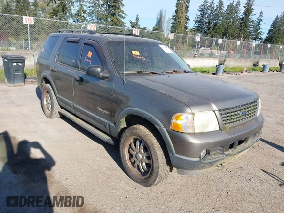 2004 Ford Explorer XLT with VIN 1FMDU73K84ZA70032, listed as a IAAI auction lot 41990961 with 205,084 mi miles. Bid and sale history available at carsss.com. Image 1.