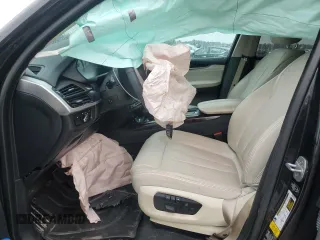 2014 BMW X5 xDrive35i z VIN 5UXKR0C59E0H23070, wystawiony jako Copart lot #55814815 z przebiegiem 113 895 mil mil oraz Szkody całkowita. Historia ofert i sprzedaży dostępna na DreamBid. Obrazek 7.