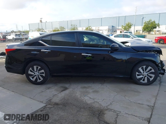 2022 Nissan Altima 2.5 S with VIN 1N4BL4BV8NN381791, listed as a IAAI auction lot 41819319 with 43,902 mi miles. Bid and sale history available at carsss.com. Image 14.