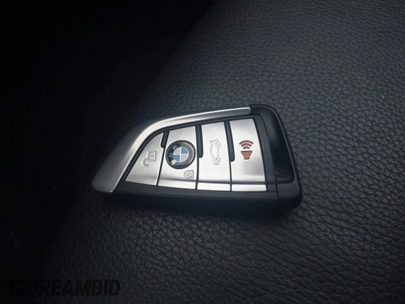 2018 BMW 5 Series 530e xDrive с VIN WBAJB1C53JB084376, выставлен на аукционе IAAI как лот 42137601 с пробегом 105 460 миль миль и . История ставок и продаж доступна на DreamBid. Изображение 11.