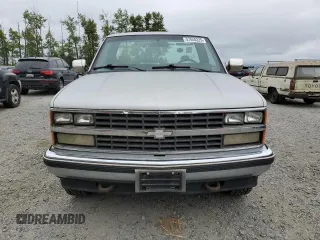 1988 Chevrolet Silverado 1500 with VIN 1GCDK14K8JE191314, listed as a Copart auction lot 57048225 with 134,298 mi miles and Clean Title. Bid and sale history available at DreamBid. Image 5.