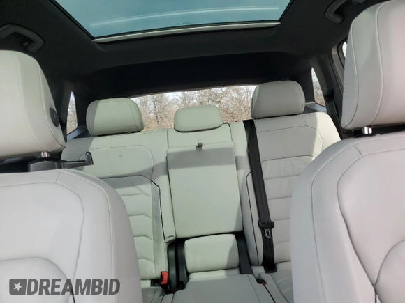 2019 Volkswagen Tiguan SEL Premium with VIN 3VV4B7AX6KM102565, listed as a Copart auction lot 54033695 with 45,886 mi miles and Salvage Title. Bid and sale history available at DreamBid. Image 10.