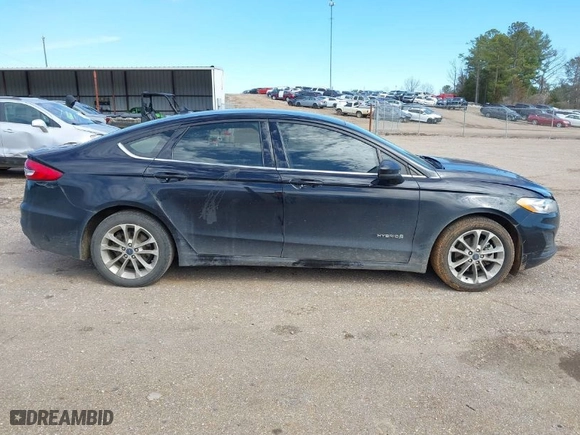 2019 Ford Fusion Hybrid SE with VIN 3FA6P0LU3KR273527, listed as a IAAI auction lot 41705167 with 169,020 mi miles. Bid and sale history available at carsss.com. Image 13.