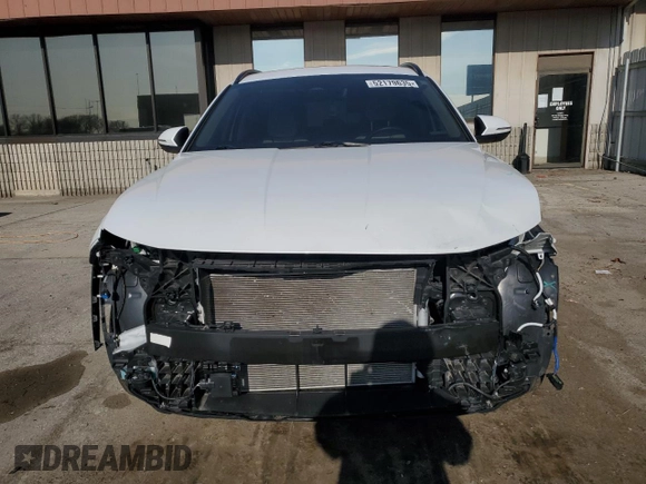 2022 Hyundai Tucson SEL z VIN 5NMJCCAE5NH160017, wystawiony jako Copart lot #52179635 z przebiegiem 26 061 mil mil oraz Szkoda całkowita • Salvage title. Historia ofert i sprzedaży dostępna na DreamBid. Obrazek 5.