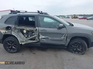 2019 Jeep Cherokee Latitude с VIN 1C4PJMCX3KD448868, выставлен на аукционе IAAI как лот 42372229 с пробегом 51 921 миль миль и . История ставок и продаж доступна на DreamBid. Изображение 13.