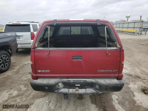 2002 Chevrolet S-10 LS with VIN 1GCCT19W828236708, listed as a Copart auction lot 49498415 with 243,633 mi miles and Salvage Title. Bid and sale history available at carsss.com. Image 6.