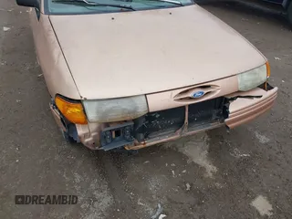 1994 Ford Escort z VIN 1FARP15J1RW106709, wystawiony jako IAAI lot #41768295 z przebiegiem 97 264 mil mil oraz . Historia ofert i sprzedaży dostępna na DreamBid. Obrazek 6.