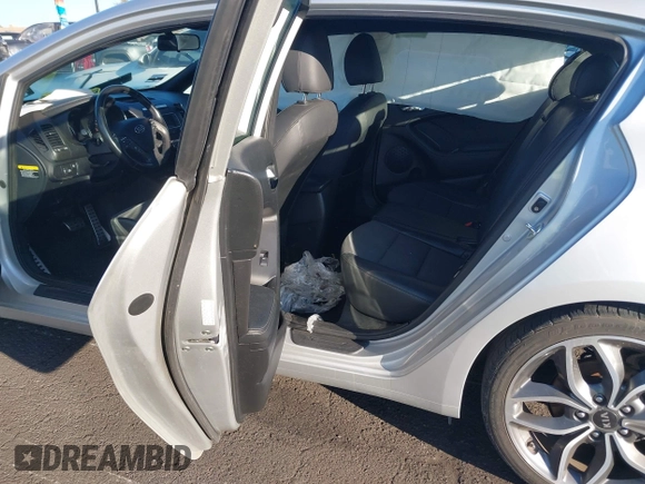 2016 Kia Forte SX с VIN KNAFZ5A35G5635456, выставлен на аукционе IAAI как лот 41656753 с пробегом 130 838 миль миль и . История ставок и продаж доступна на DreamBid. Изображение 8.