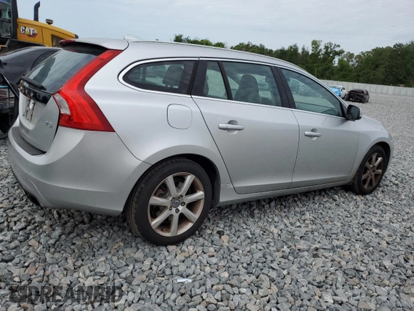 2016 Volvo V60 T5 Drive-E Premier with VIN YV140MEK5G1290897, listed as a Copart auction lot 56421405 with 165,600 mi miles and Clean Title. Bid and sale history available at DreamBid. Image 3.