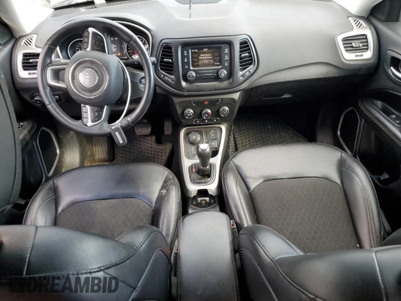 2018 Jeep Compass Latitude z VIN 3C4NJDBB5JT400553, wystawiony jako Copart lot #57513225 z przebiegiem 120 400 mil mil oraz Szkoda całkowita • Salvage title. Historia ofert i sprzedaży dostępna na DreamBid. Obrazek 8.