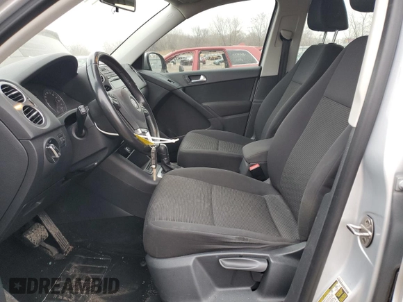 2013 Volkswagen Tiguan S with VIN WVGAV7AX4DW555526, listed as a Copart auction lot 44681755 with 156,488 mi miles and Salvage title. Bid and sale history available at DreamBid. Image 7.