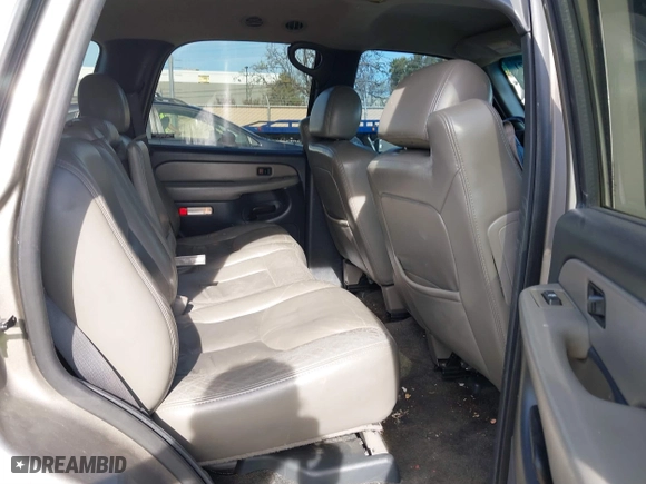2001 Chevrolet Tahoe LS with VIN 1GNEK13T51J203013, listed as a IAAI auction lot 41886371 with 218,779 mi miles. Bid and sale history available at carsss.com. Image 8.