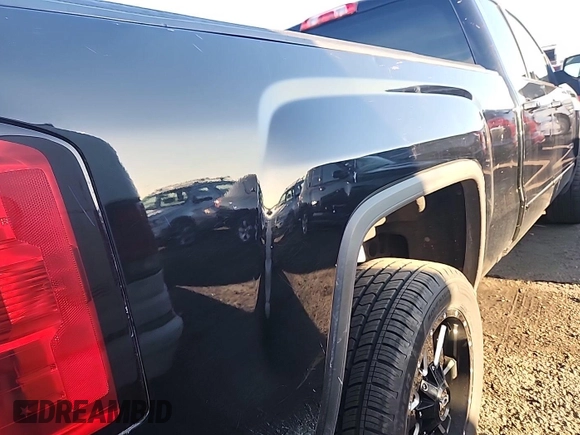 2018 GMC Sierra 1500 SLE z VIN 1GTV2MEC7JZ355593, wystawiony jako IAAI lot #42575783 z przebiegiem 172 588 mil mil oraz . Historia ofert i sprzedaży dostępna na DreamBid. Obrazek 27.
