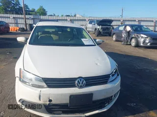2013 Volkswagen Jetta SE with VIN 3VWDP7AJ7DM360993, listed as a IAAI auction lot 42242271 with 181,781 mi miles and . Bid and sale history available at DreamBid. Image 12.