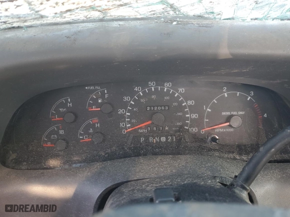 2000 Ford Super Duty F-350 SRW XL with VIN 1FTSX31F8YEA19001, listed as a Copart auction lot 81758964 with 212,063 mi miles and Salvage Title. Bid and sale history available at carsss.com. Image 9.