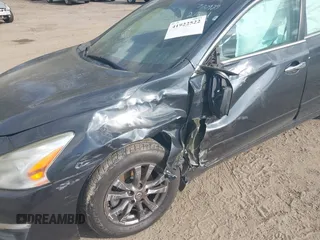 2015 Nissan Altima SV with VIN 1N4AL3AP9FC577079, listed as a IAAI auction lot 41922522 with 211,601 mi miles and . Bid and sale history available at DreamBid. Image 6.