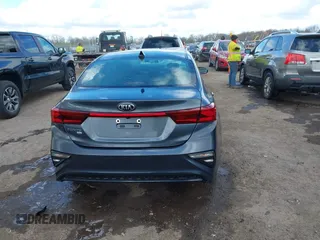 2021 Kia Forte LXS with VIN 3KPF24AD3ME303347, listed as a IAAI auction lot 42014410 with 80,618 mi miles. Bid and sale history available at carsss.com. Image 17.
