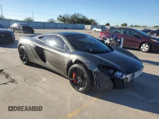 2015 McLaren 650S z VIN SBM11DAA5FW003652, wystawiony jako Copart lot #79296194 z przebiegiem Nie podano mil oraz Szkody całkowita. Historia ofert i sprzedaży dostępna na DreamBid. Obrazek 4.