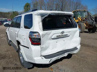2019 Toyota 4Runner SR5 with VIN JTEZU5JR4K5209166, listed as a IAAI auction lot 41667608 with 61,507 mi miles. Bid and sale history available at carsss.com. Image 3.