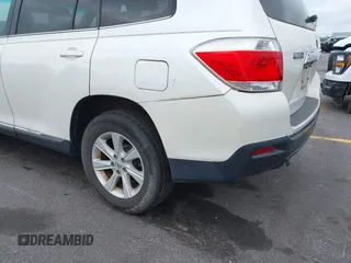 2013 Toyota Highlander with VIN 5TDZA3EH8DS040365, listed as a IAAI auction lot 41939503 with 123,581 mi miles and . Bid and sale history available at DreamBid. Image 20.