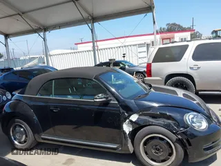 2013 Volkswagen Beetle 2.5L w/Sound/Nav с VIN 3VW5P7AT2DM810474, выставлен на аукционе IAAI как лот 42328515 с пробегом 53 614 миль миль и . История ставок и продаж доступна на DreamBid. Изображение 13.