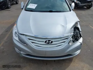 2013 Hyundai Sonata SE with VIN 5NPEC4AC0DH744204, listed as a IAAI auction lot 41791192 with 199,276 mi miles. Bid and sale history available at carsss.com. Image 6.