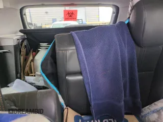 2019 Chevrolet Trax LT z VIN KL7CJLSBXKB869932, wystawiony jako Copart lot #50642715 z przebiegiem Nie podano mil oraz Szkoda całkowita • Salvage title. Historia ofert i sprzedaży dostępna na DreamBid. Obrazek 10.