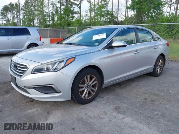 2016 Hyundai Sonata SE z VIN 5NPE24AF0GH335038, wystawiony jako IAAI lot #41958970 z przebiegiem 142 468 mil mil oraz . Historia ofert i sprzedaży dostępna na DreamBid. Obrazek 17.