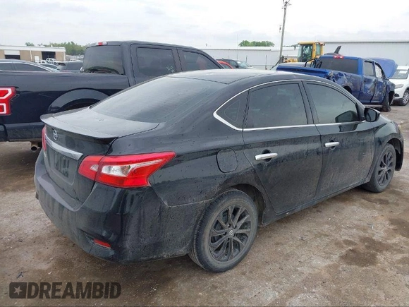 2018 Nissan Sentra SV z VIN 3N1AB7AP2JY240700, wystawiony jako IAAI lot #40207118 z przebiegiem 161 848 mil mil oraz . Historia ofert i sprzedaży dostępna na DreamBid. Obrazek 4.