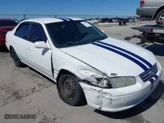 2000 Toyota Camry CE with VIN JT2BG22K8Y0415361, listed as a IAAI auction lot 41760193 with 250,333 mi miles. Bid and sale history available at carsss.com. Image 1.