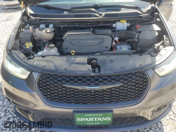 2021 Chrysler Pacifica Hybrid Touring L with VIN 2C4RC1L76MR526898, listed as a Copart auction lot 48133815 with 73,274 mi miles and Salvage title. Bid and sale history available at DreamBid. Image 12.
