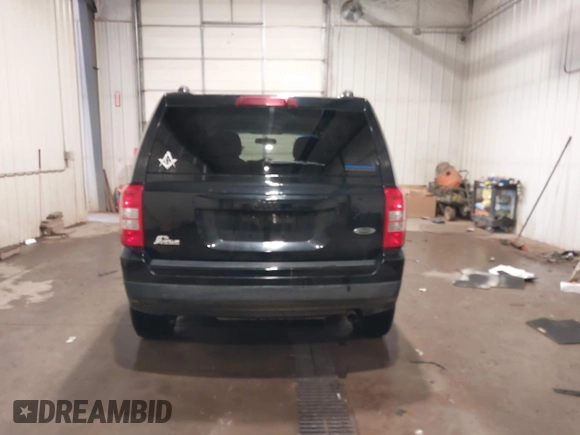 2015 Jeep Patriot Sport z VIN 1C4NJPBA0FD349694, wystawiony jako IAAI lot #42131058 z przebiegiem 126 411 mil mil oraz . Historia ofert i sprzedaży dostępna na DreamBid. Obrazek 16.
