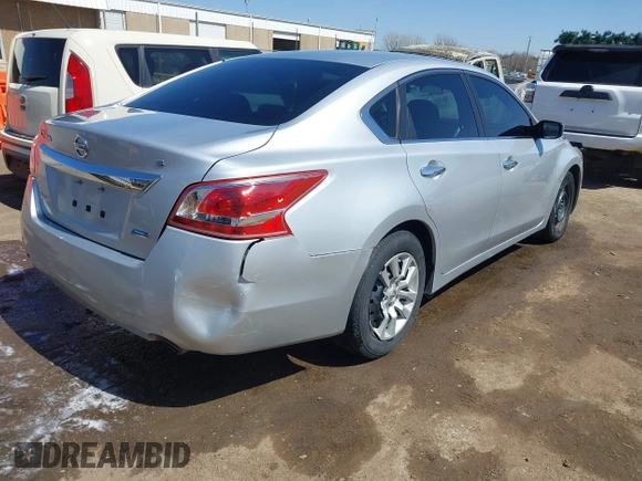 2013 Nissan Altima SV with VIN 1N4AL3AP4DN539082, listed as a IAAI auction lot 41848939 with 142,294 mi miles and . Bid and sale history available at carsss.com. Image 4.