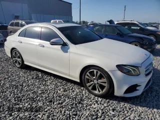 2017 Mercedes-Benz E 300 Luxury z VIN WDDZF4KB2HA054441, wystawiony jako Copart lot #56946975 z przebiegiem 154 968 mil mil oraz Nie do naprawy • Non repairable. Historia ofert i sprzedaży dostępna na DreamBid. Obrazek 4.
