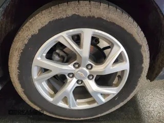 2020 Chevrolet Equinox Premier z VIN 3GNAXXEV9LS590300, wystawiony jako IAAI lot #42458790 z przebiegiem 49 233 mil mil oraz . Historia ofert i sprzedaży dostępna na DreamBid. Obrazek 1.