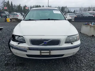 2001 Volvo V70 with VIN YV1SW58D211021451, listed as a IAAI auction lot 41705840 with 177,711 mi miles. Bid and sale history available at carsss.com. Image 12.