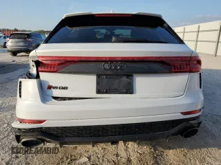 2023 Audi RS Q8 z VIN WU1ARBF10PD021247, wystawiony jako Copart lot #44700705 z przebiegiem 16 511 mil mil oraz Szkoda całkowita • Salvage title. Historia ofert i sprzedaży dostępna na DreamBid. Obrazek 6.