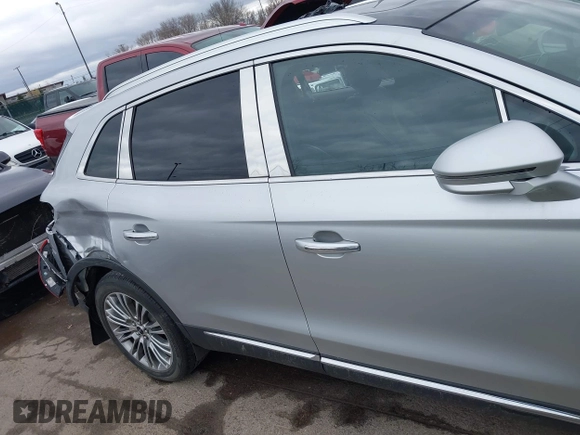 2017 Lincoln MKX Reserve with VIN 2LMPJ8LR6HBL16906, listed as a IAAI auction lot 41857727 with 111,895 mi miles. Bid and sale history available at carsss.com. Image 12.