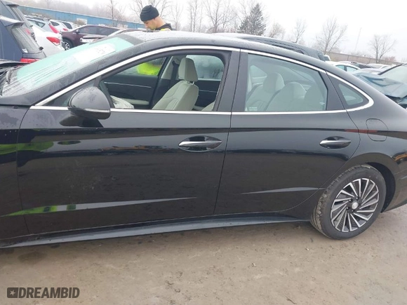 2023 Hyundai Sonata Hybrid SEL with VIN KMHL34JJ4PA079904, listed as a IAAI auction lot 40915270 with 7,413 mi miles. Bid and sale history available at carsss.com. Image 14.