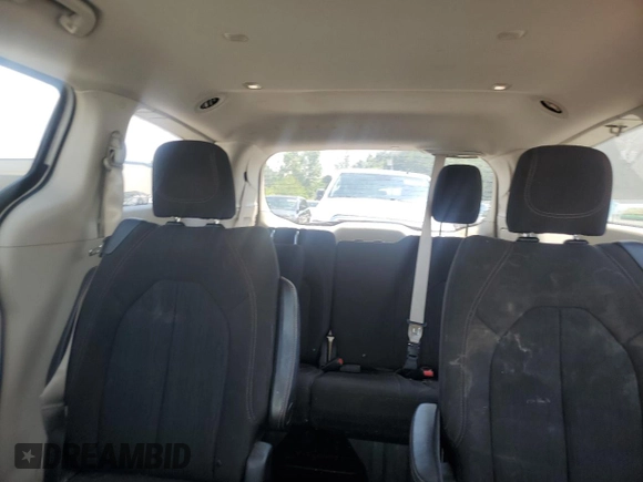 2018 Chrysler Pacifica Touring with VIN 2C4RC1DG9JR130510, listed as a Copart auction lot 63983325 with 201,474 mi miles and Clean title. Bid and sale history available at DreamBid. Image 10.