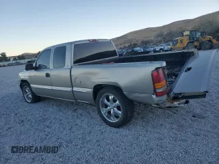 1999 GMC New Sierra 1500 SLE with VIN 2GTEC19T9X1530076, listed as a Copart auction lot 79525574 with 0 mi miles and Salvage Title. Bid and sale history available at carsss.com. Image 2.