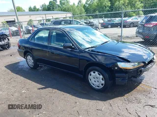 1998 Honda Accord LX z VIN 1HGCG5646WA010729, wystawiony jako IAAI lot #42268217 z przebiegiem 144 577 mil mil oraz . Historia ofert i sprzedaży dostępna na DreamBid. Obrazek 1.
