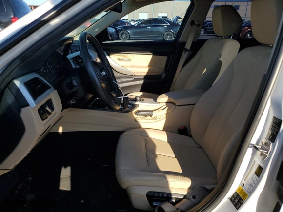 2018 BMW 3 Series 320i xDrive with VIN WBA8A3C51JA505708, listed as a Copart auction lot 85457954 with 44,600 mi miles and Clean Title. Bid and sale history available at carsss.com. Image 7.