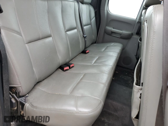 2010 GMC Sierra 1500 z VIN 1GTSCTEA9AZ180658, wystawiony jako Copart lot #54943335 z przebiegiem 297 929 mil mil oraz Szkoda całkowita • Salvage title. Historia ofert i sprzedaży dostępna na DreamBid. Obrazek 10.