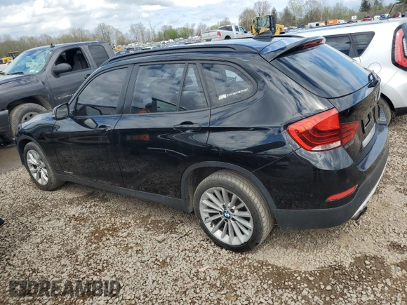 2013 BMW X1 xDrive28i z VIN WBAVL1C58DVR82070, wystawiony jako Copart lot #55740795 z przebiegiem 136 394 mil mil oraz Nie do naprawy • Non repairable. Historia ofert i sprzedaży dostępna na DreamBid. Obrazek 2.